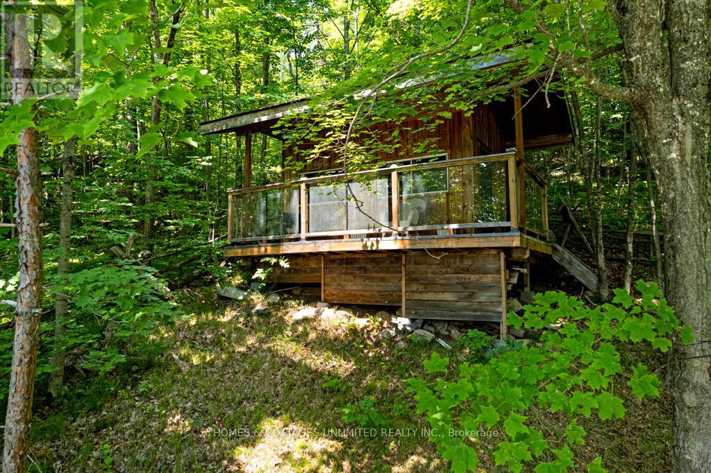 185 Maple Hollow Drive, Lanark Highlands, Ontario  K0G 1M0 - Photo 11 - X12372061