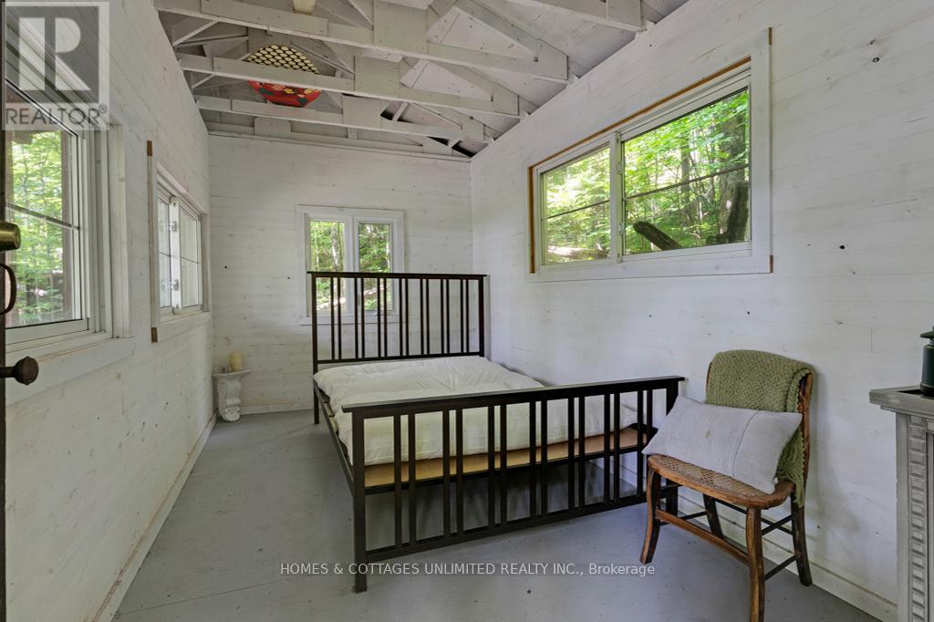 185 Maple Hollow Drive, Lanark Highlands, Ontario  K0G 1M0 - Photo 15 - X12372061