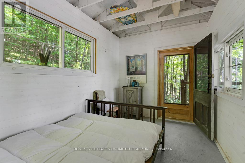 185 Maple Hollow Drive, Lanark Highlands, Ontario  K0G 1M0 - Photo 16 - X12372061