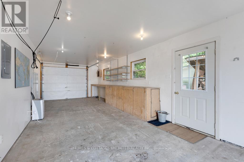 185 Maple Hollow Drive, Lanark Highlands, Ontario  K0G 1M0 - Photo 18 - X12372061