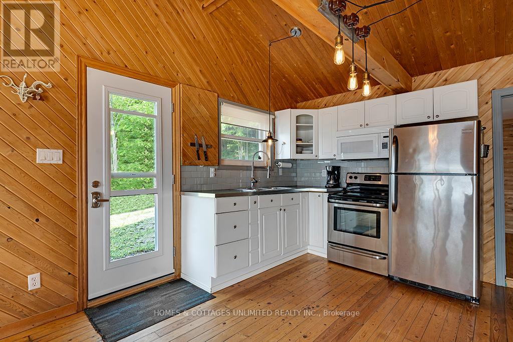 185 Maple Hollow Drive, Lanark Highlands, Ontario  K0G 1M0 - Photo 21 - X12372061