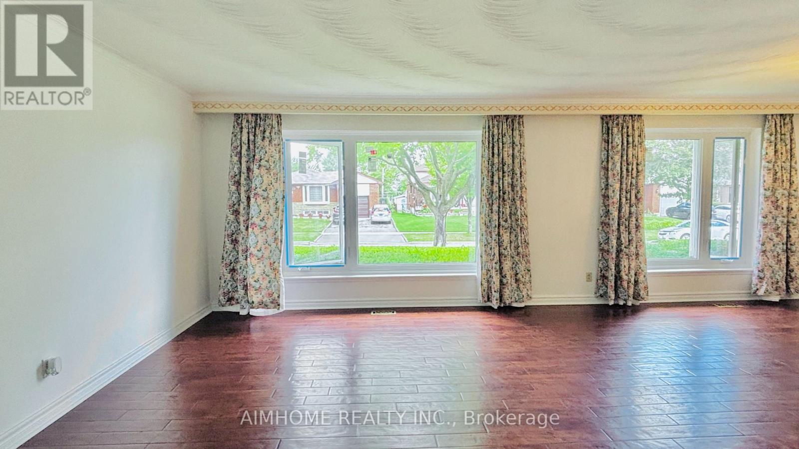 19 Sunderland Crescent, Toronto, Ontario  M1H 2V2 - Photo 11 - E12372073