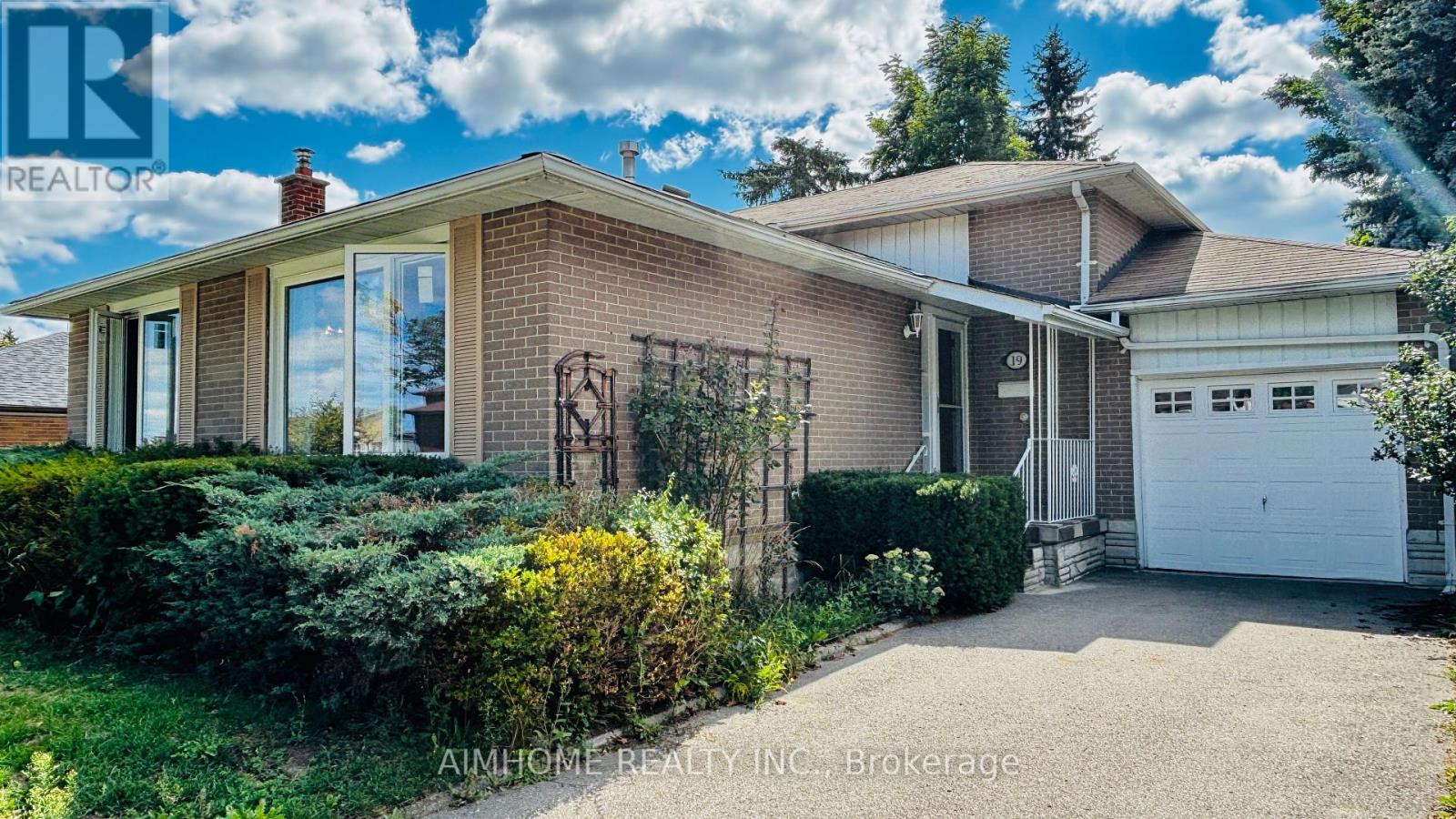 Property at 19 SUNDERLAND CRESCENT image 3