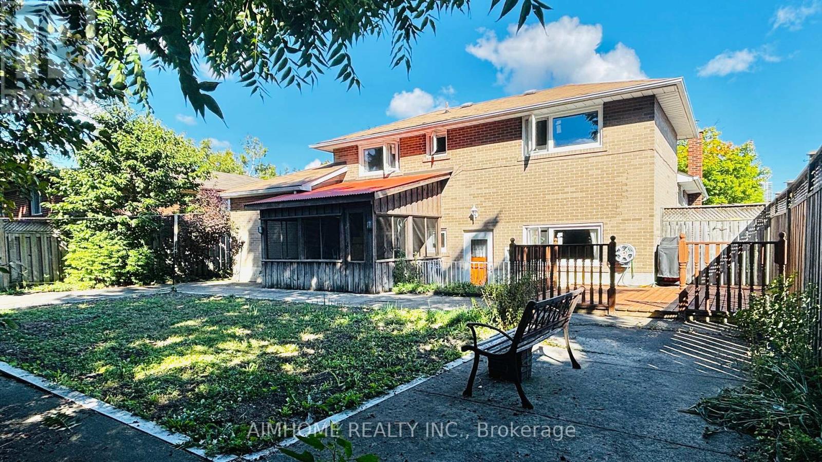 19 Sunderland Crescent, Toronto, Ontario  M1H 2V2 - Photo 9 - E12372073