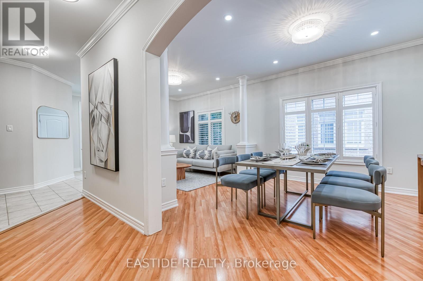 2422 Hertfordshire Way, Oakville, Ontario  L6H 7M5 - Photo 11 - W12372079