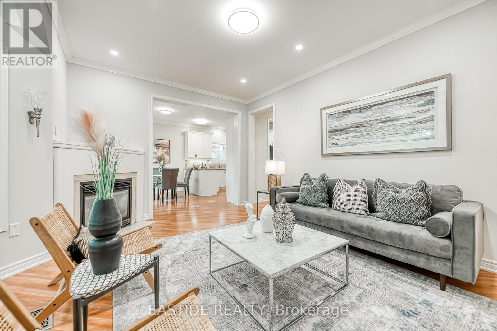 2422 Hertfordshire Way, Oakville, Ontario  L6H 7M5 - Photo 19 - W12372079
