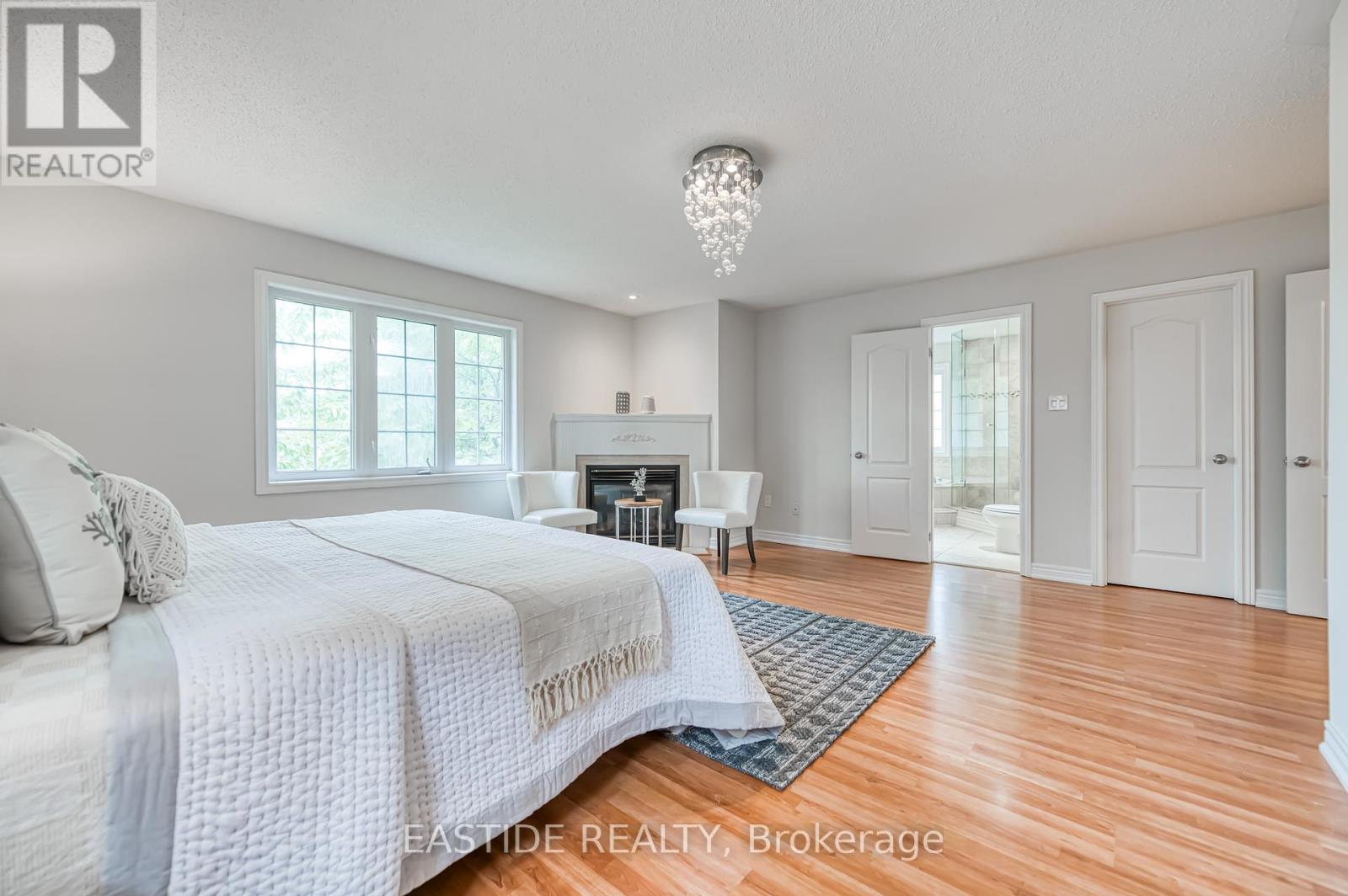 2422 Hertfordshire Way, Oakville, Ontario  L6H 7M5 - Photo 29 - W12372079