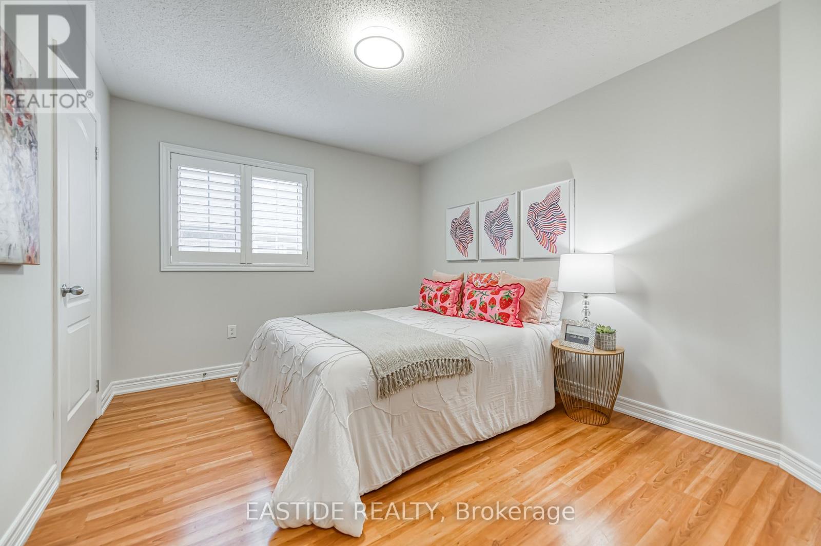2422 Hertfordshire Way, Oakville, Ontario  L6H 7M5 - Photo 35 - W12372079