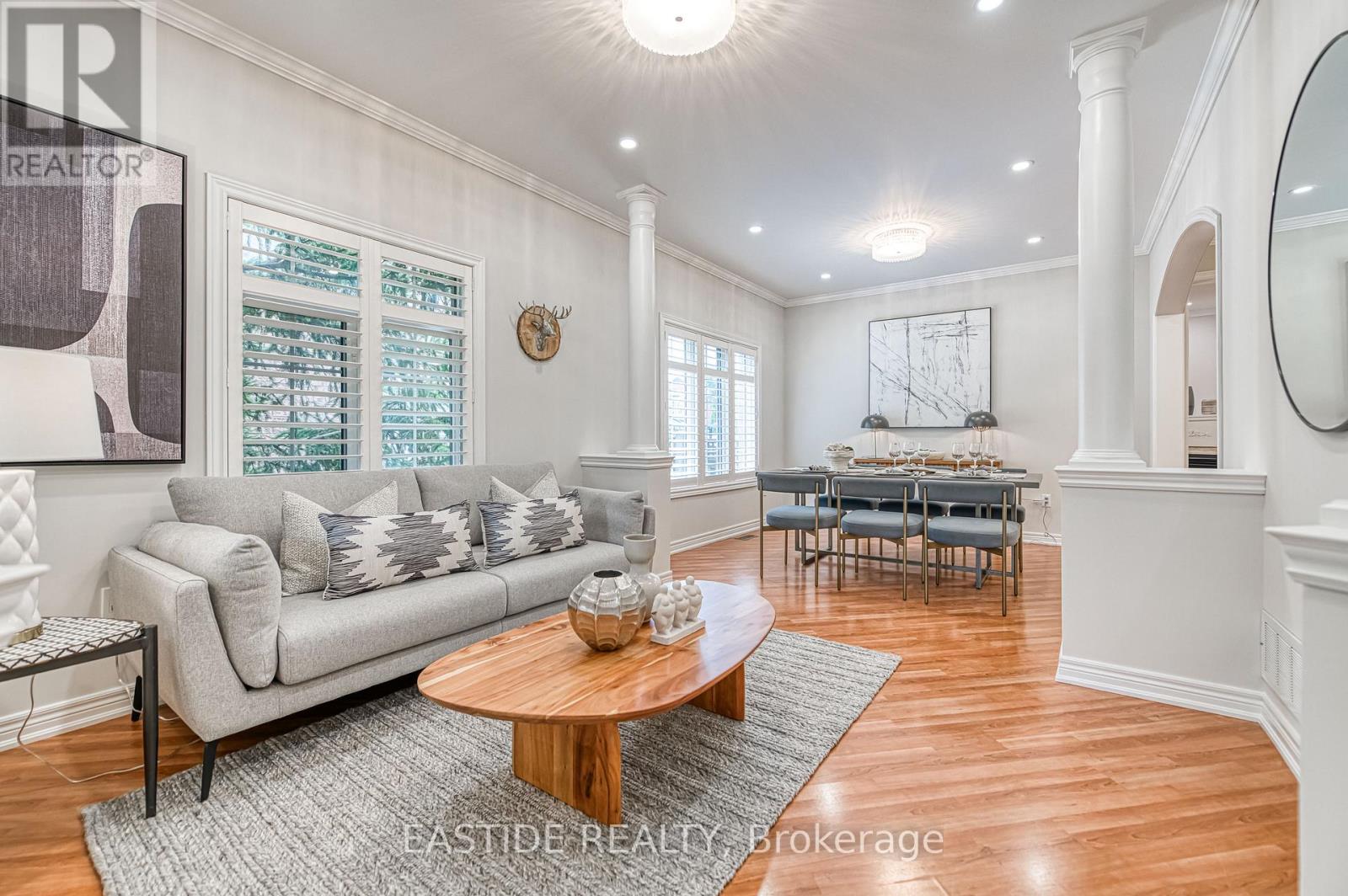 2422 Hertfordshire Way, Oakville, Ontario  L6H 7M5 - Photo 4 - W12372079