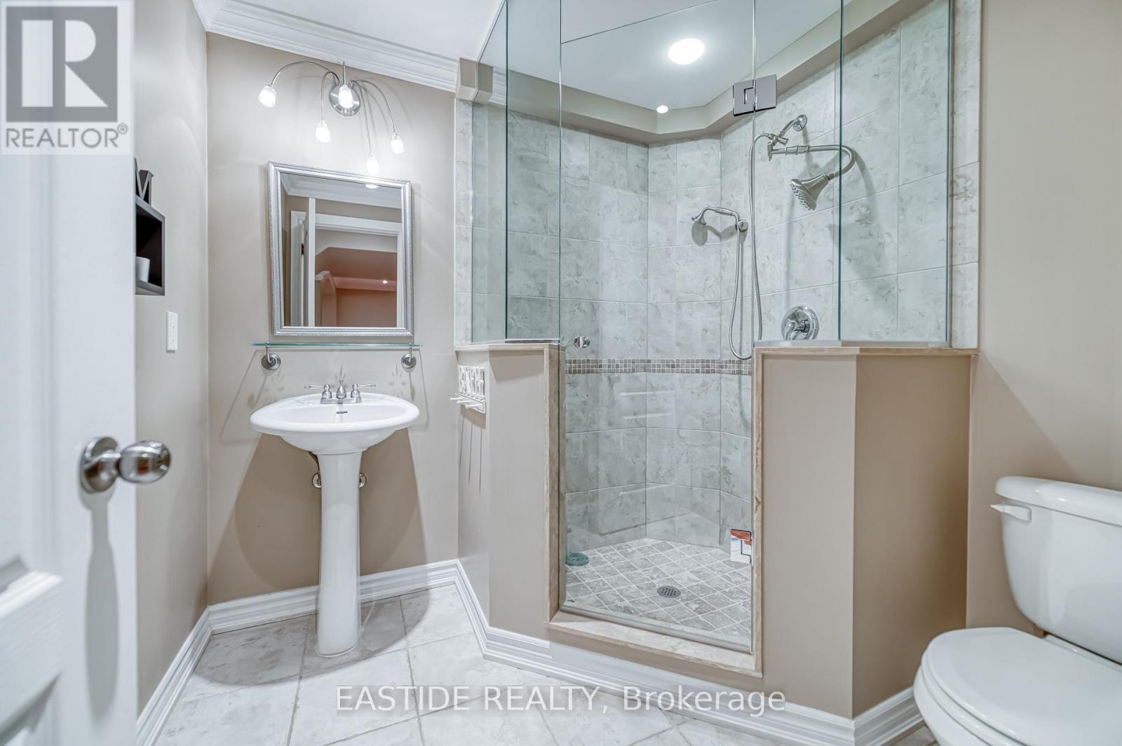 2422 Hertfordshire Way, Oakville, Ontario  L6H 7M5 - Photo 45 - W12372079