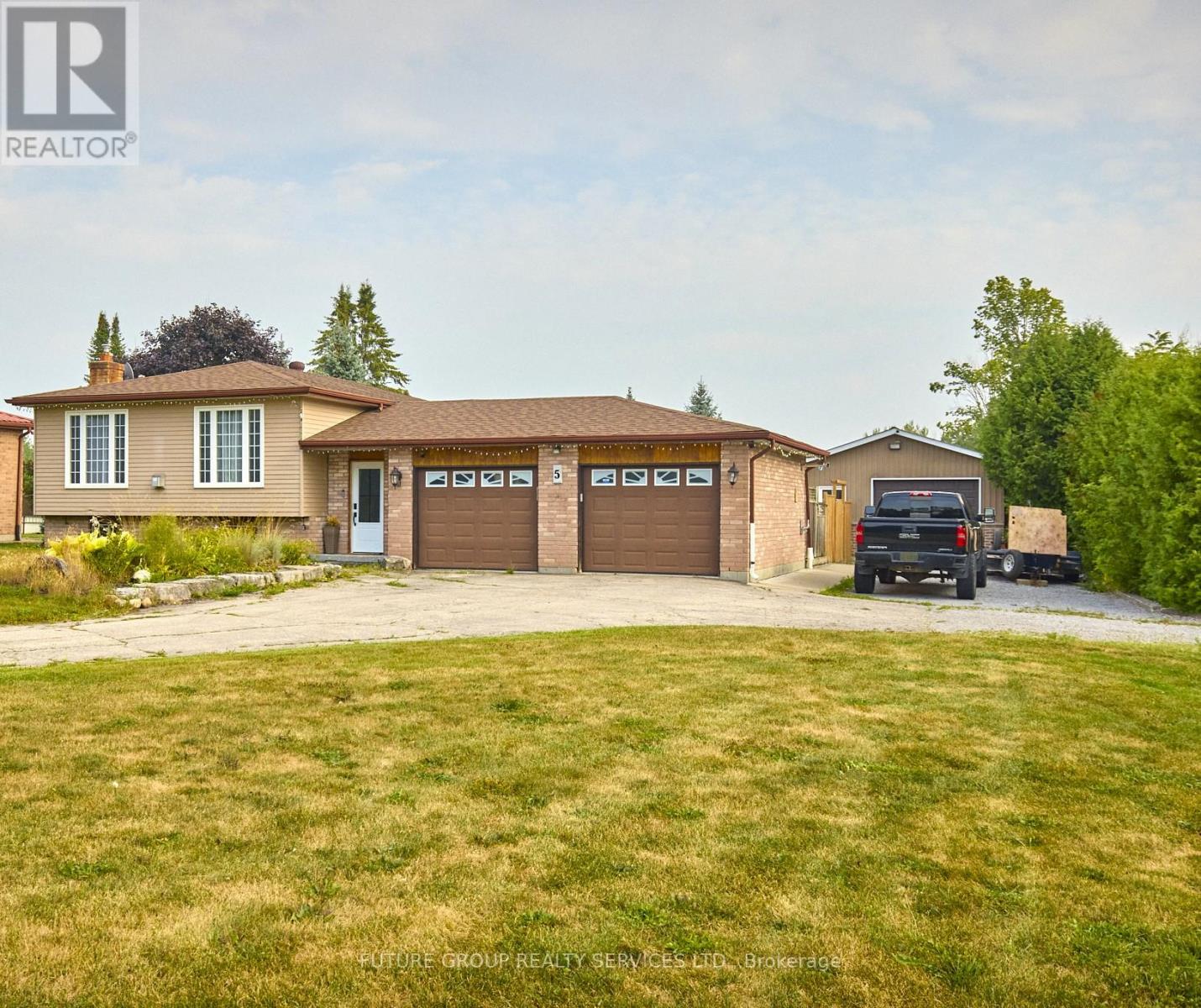 5 BURKE STREET, Georgina, Ontario