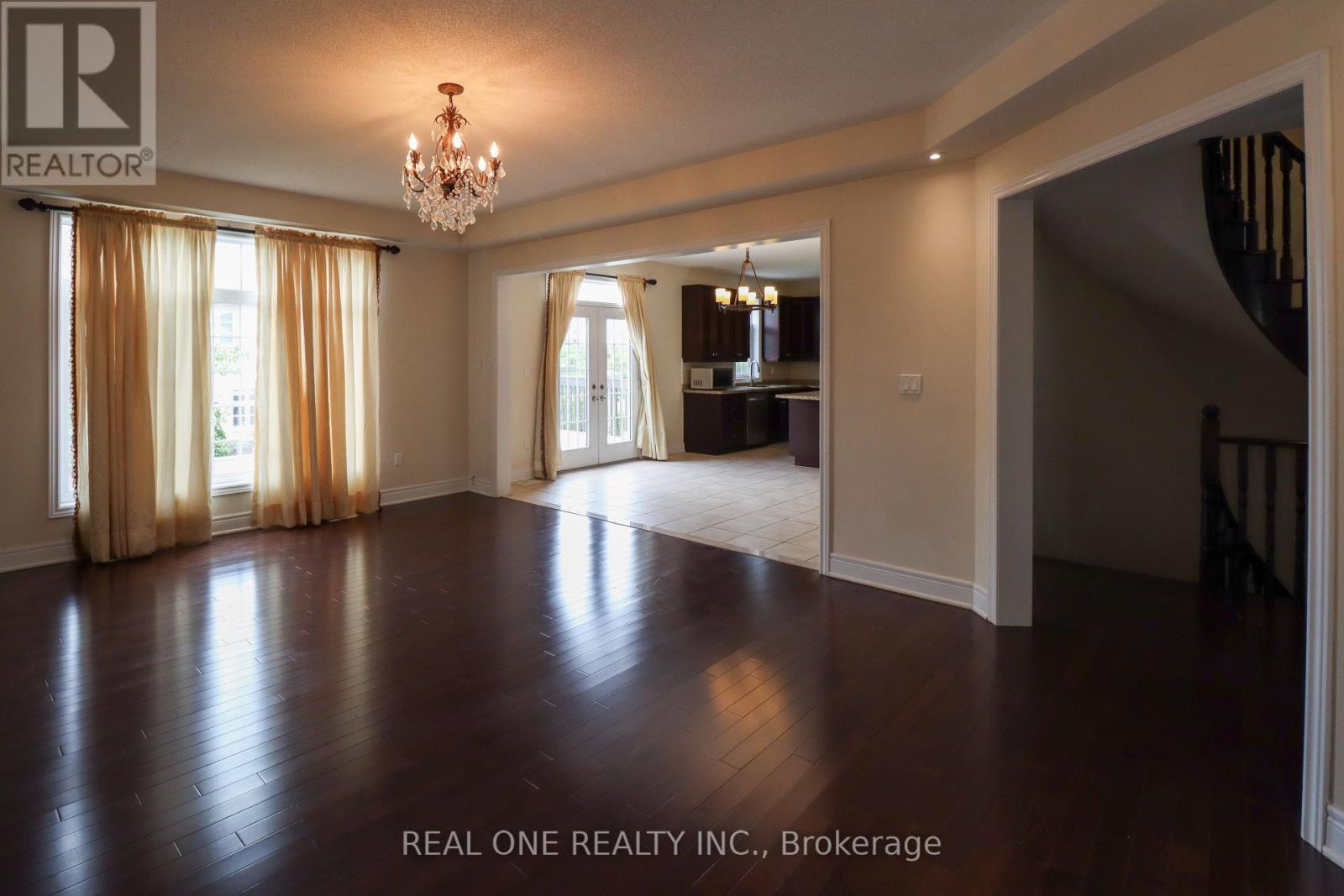 1330 Kestell Boulevard, Oakville, Ontario  L6H 0C8 - Photo 11 - W12299055