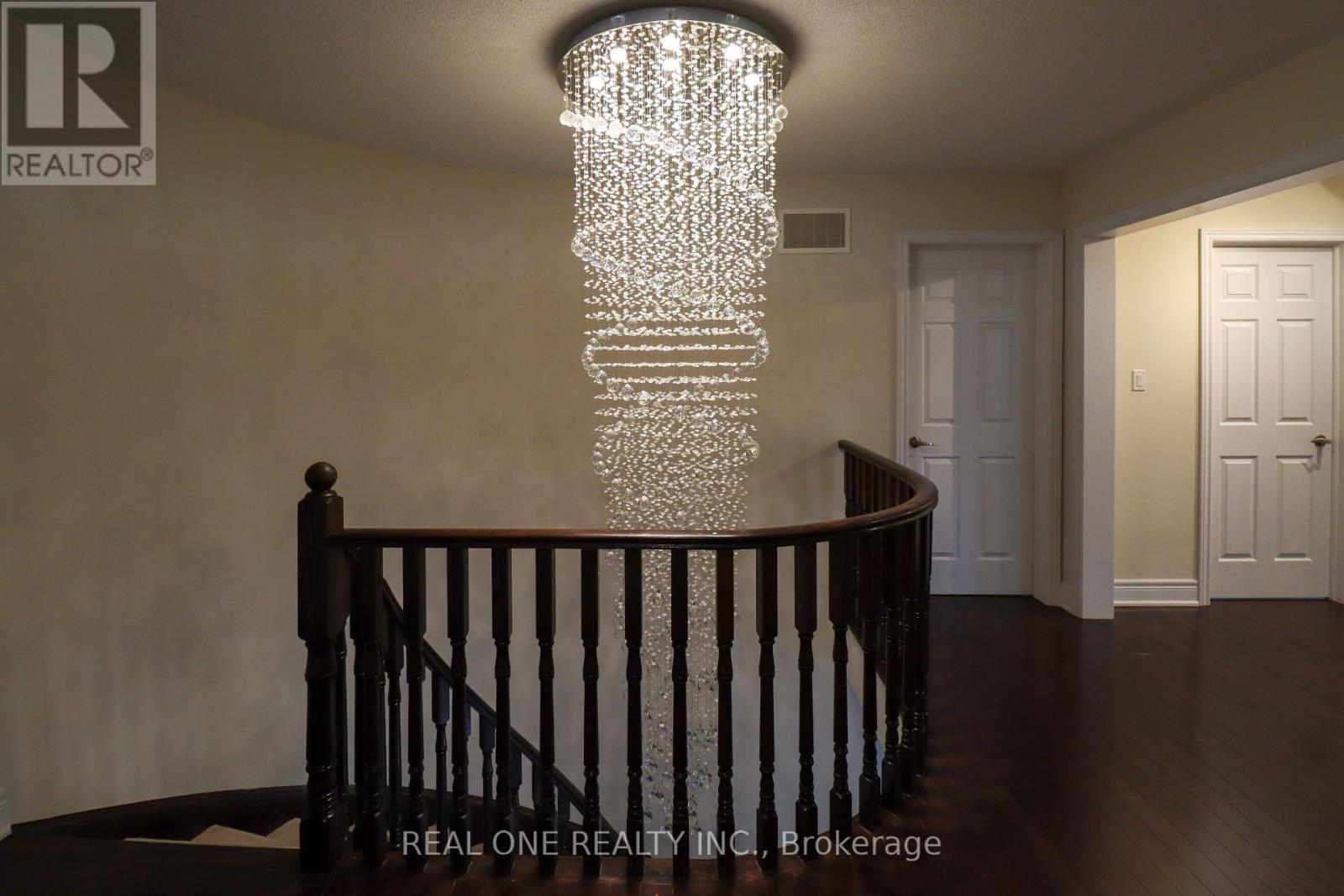 1330 Kestell Boulevard, Oakville, Ontario  L6H 0C8 - Photo 23 - W12299055