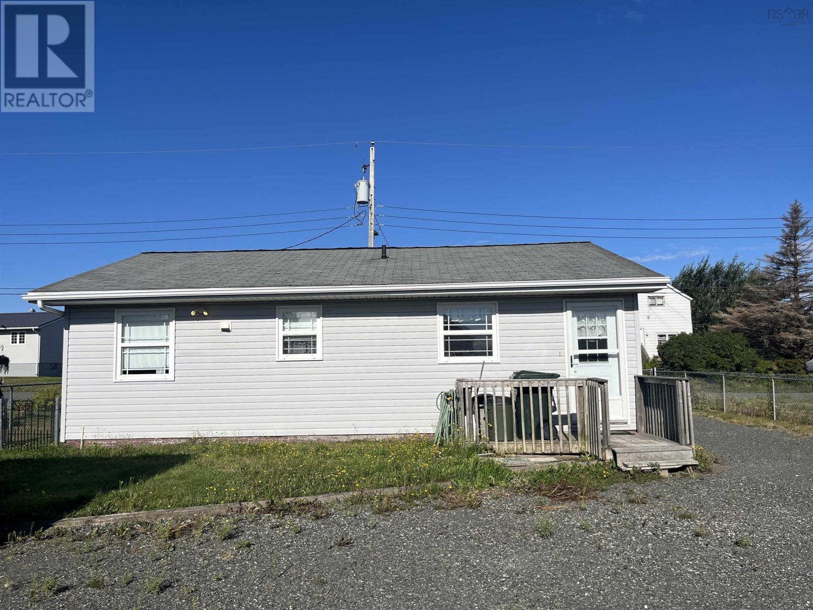 7 Gordon Street, Glace Bay, Nova Scotia  B1A 3Z1 - Photo 3 - 202522012