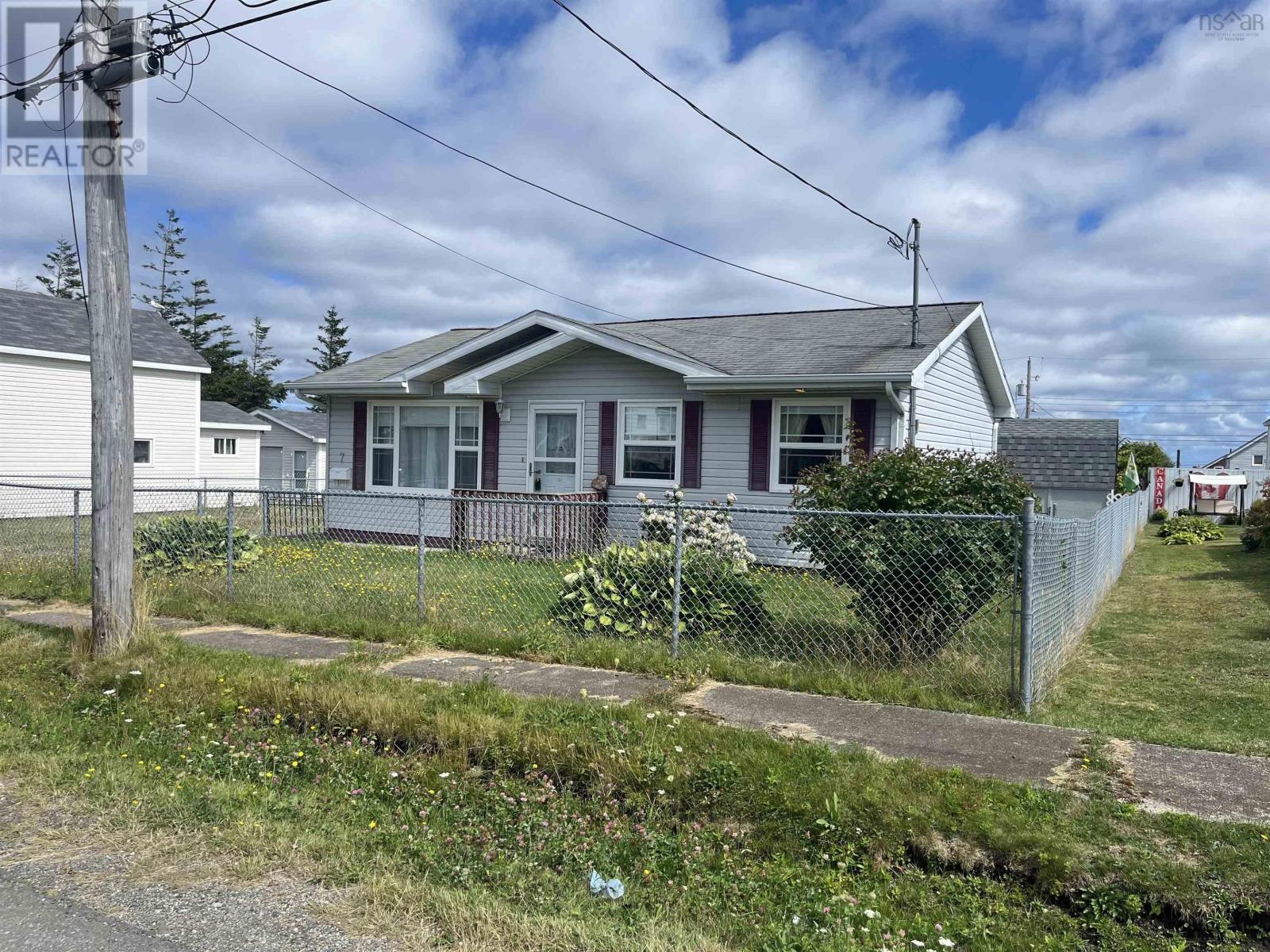 7 Gordon Street, Glace Bay, Nova Scotia  B1A 3Z1 - Photo 1 - 202522012