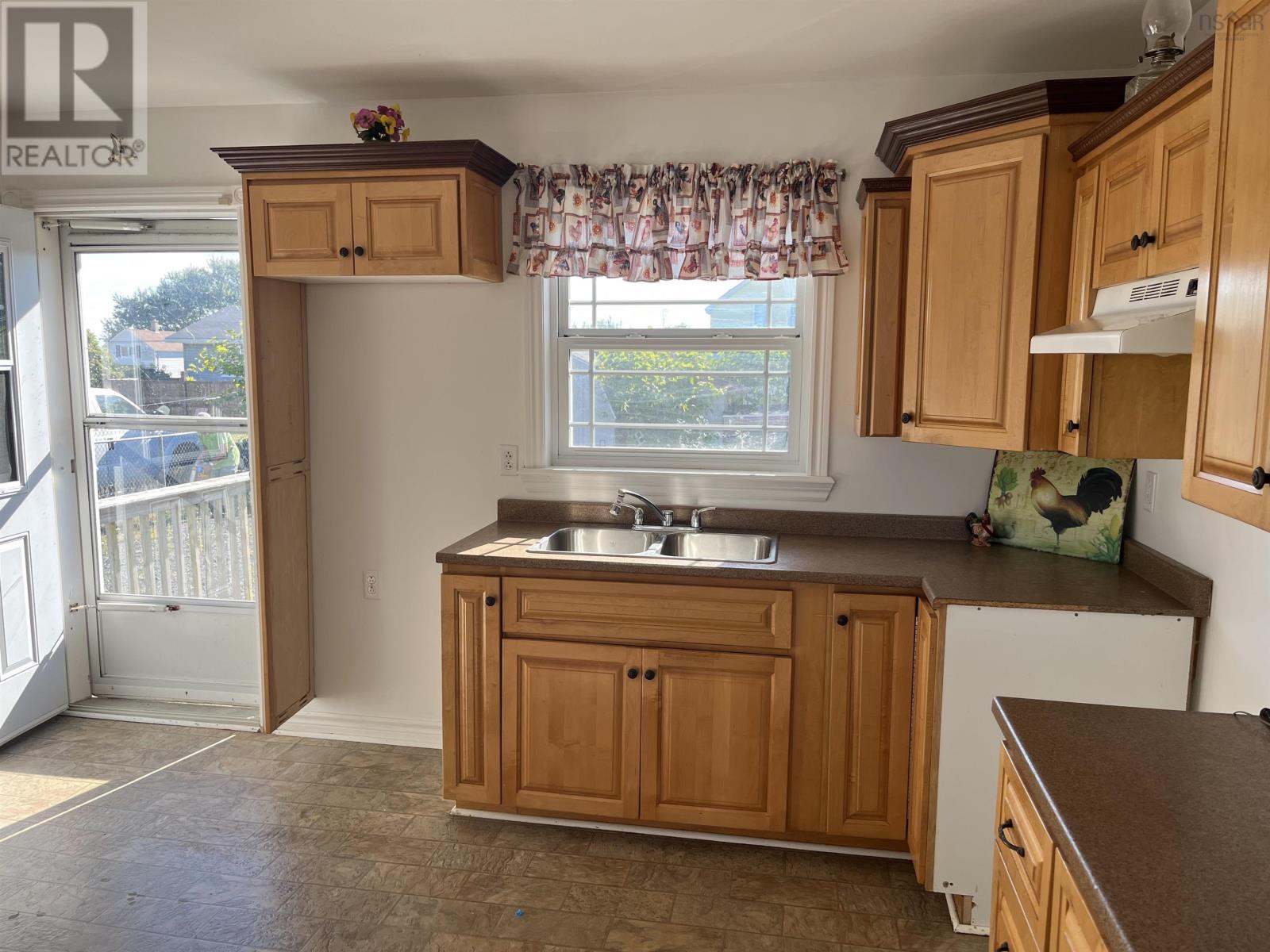 7 Gordon Street, Glace Bay, Nova Scotia  B1A 3Z1 - Photo 8 - 202522012