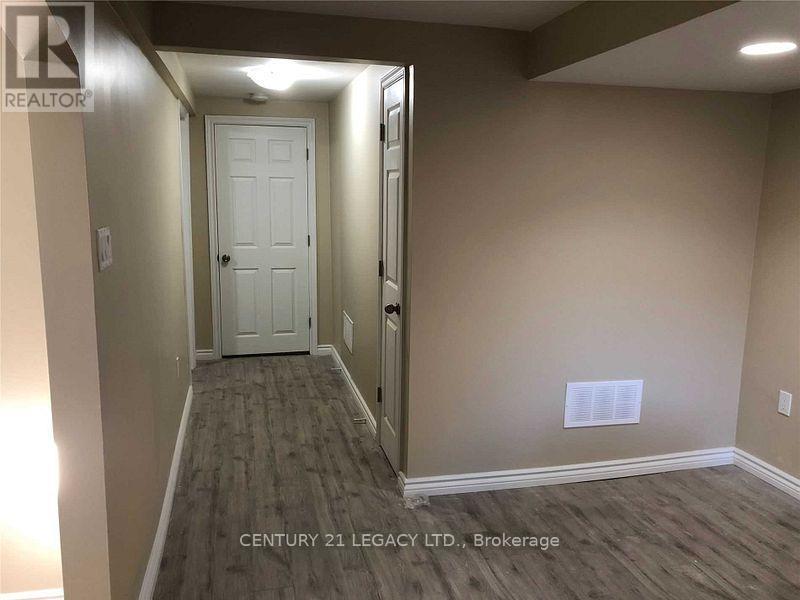 Bsmnt - 17 Rosebud Avenue, Brampton, Ontario  L6X 2W4 - Photo 5 - W12372097
