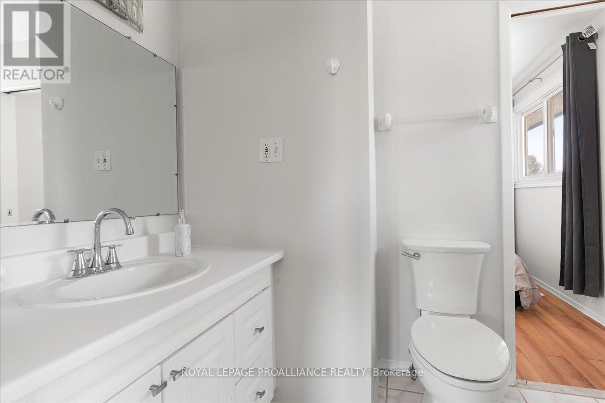 267 County Road 28, Prince Edward County, Ontario  K8N 4Z7 - Photo 20 - X12273076