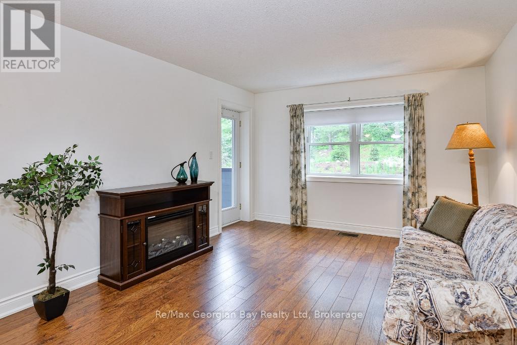 206 - 10a Kimberley Avenue, Bracebridge, Ontario  P1L 0A6 - Photo 10 - X12372103