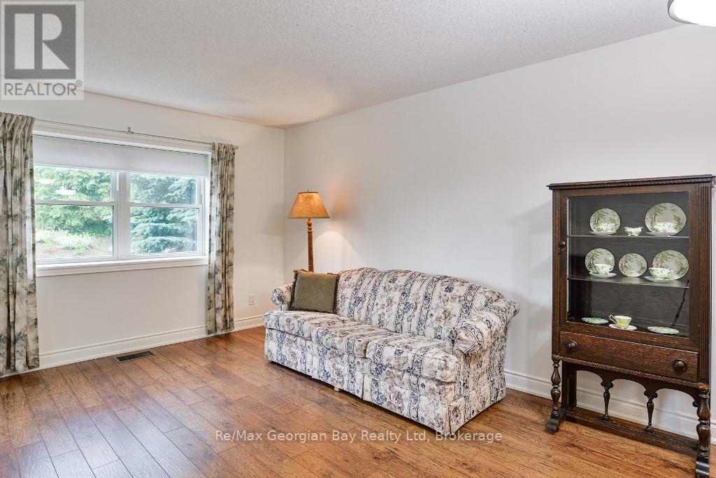 206 - 10a Kimberley Avenue, Bracebridge, Ontario  P1L 0A6 - Photo 11 - X12372103