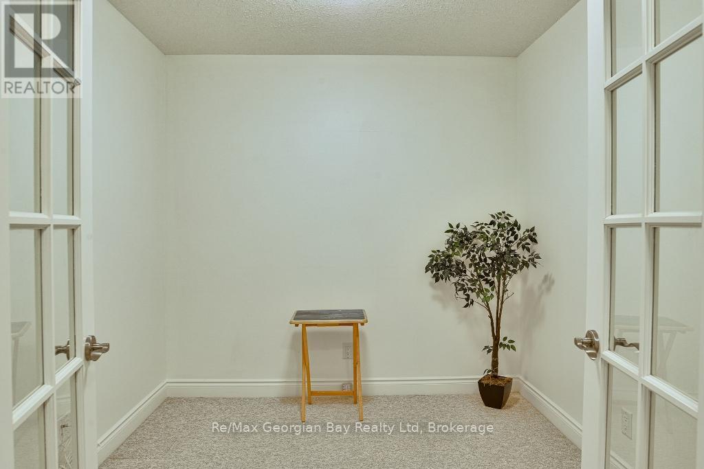 206 - 10a Kimberley Avenue, Bracebridge, Ontario  P1L 0A6 - Photo 13 - X12372103