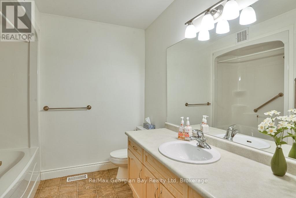 206 - 10a Kimberley Avenue, Bracebridge, Ontario  P1L 0A6 - Photo 17 - X12372103