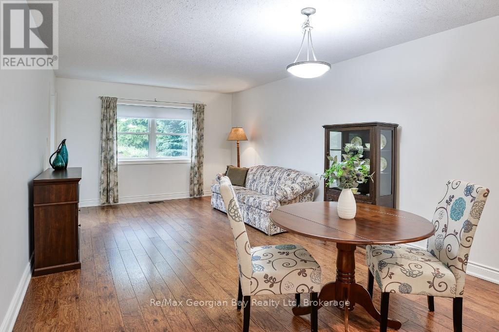 206 - 10a Kimberley Avenue, Bracebridge, Ontario  P1L 0A6 - Photo 7 - X12372103