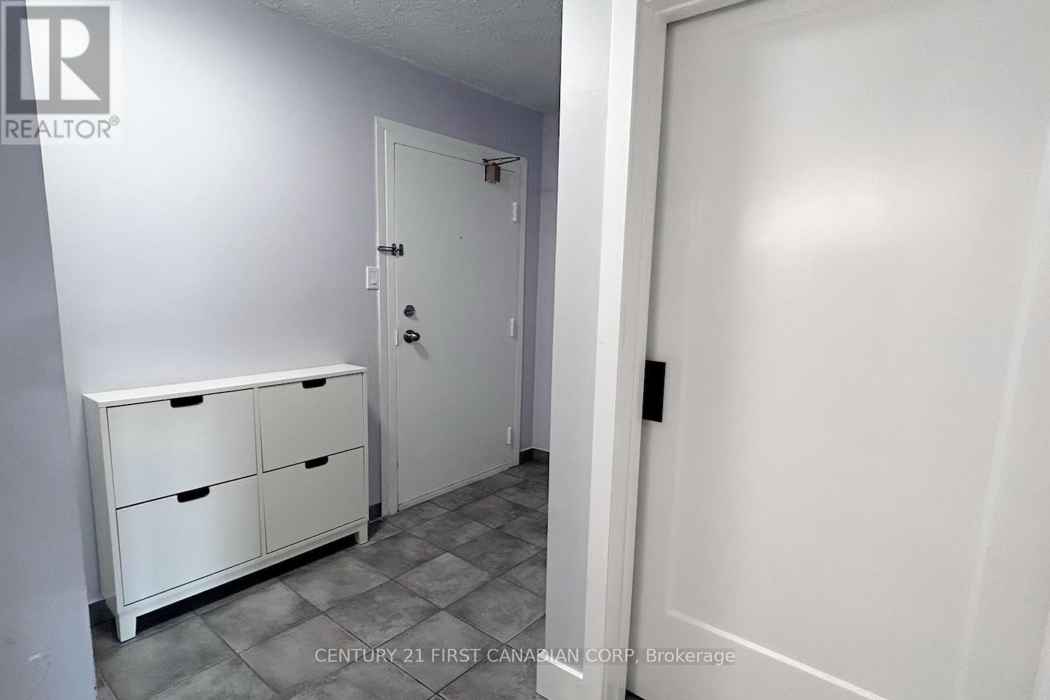119 - 1096 Jalna Boulevard, London South, Ontario  N6E 3B8 - Photo 4 - X12372106