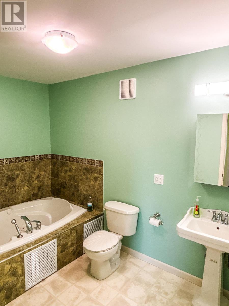 5 Whiskey Jack Way, S Shore Poplar Bay, S Of Kenora, Ontario  P0X 1C0 - Photo 16 - TB252374
