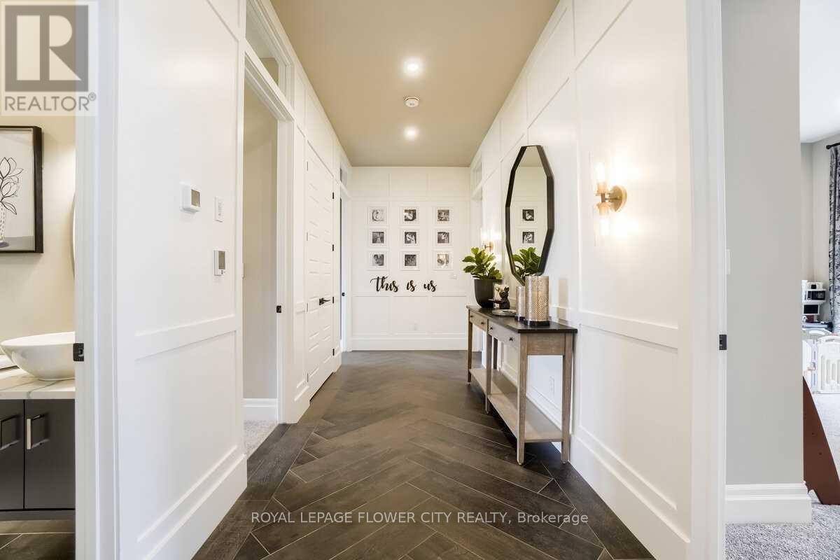 19 Whitcombe Way, Puslinch, Ontario N0B 2C0 - Photo 17 - X12365709