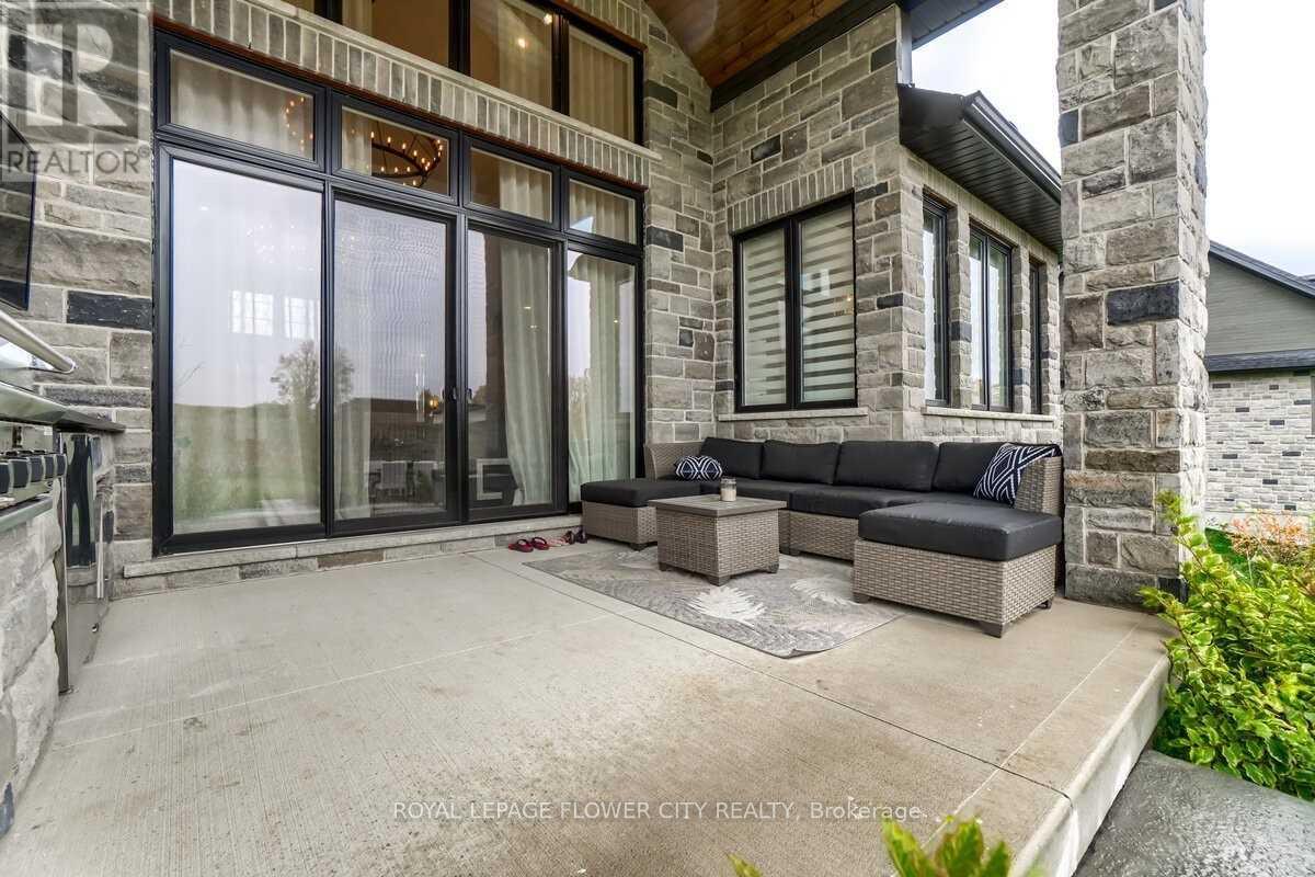 19 Whitcombe Way, Puslinch, Ontario N0B 2C0 - Photo 37 - X12365709