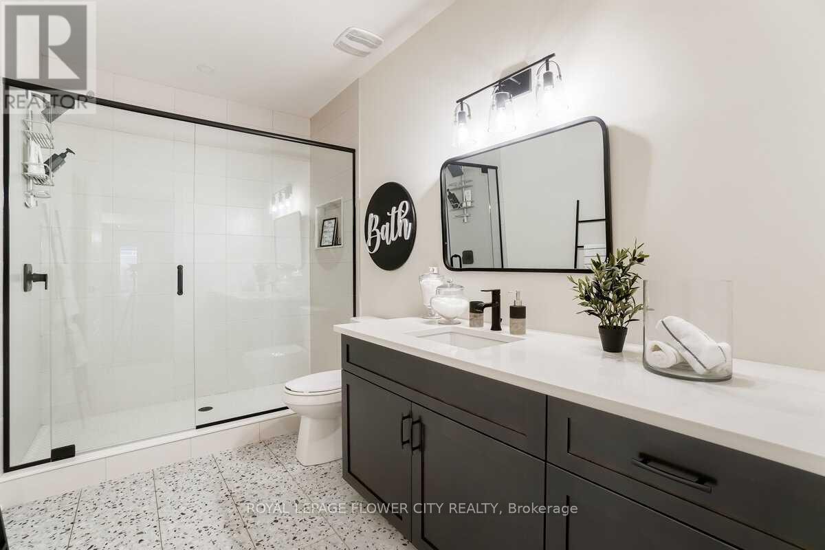 19 Whitcombe Way, Puslinch, Ontario N0B 2C0 - Photo 36 - X12365709