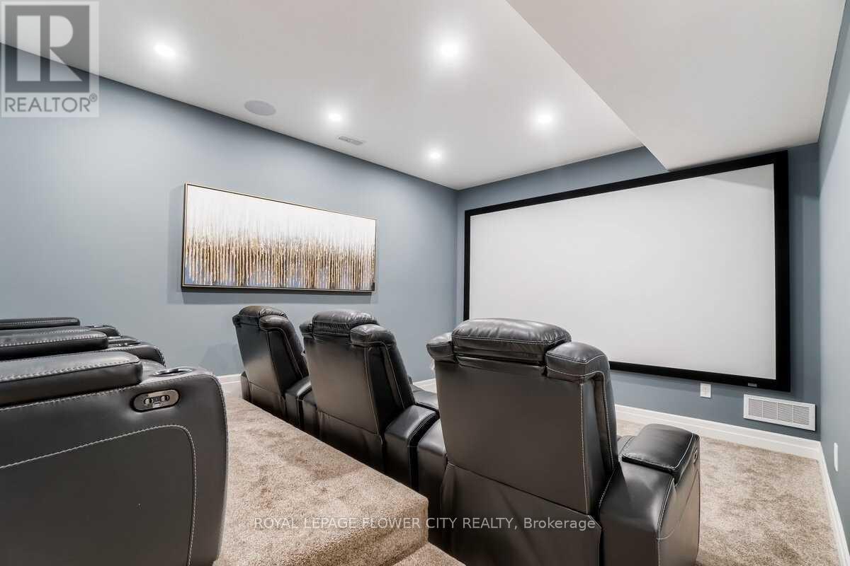 19 Whitcombe Way, Puslinch, Ontario N0B 2C0 - Photo 35 - X12365709