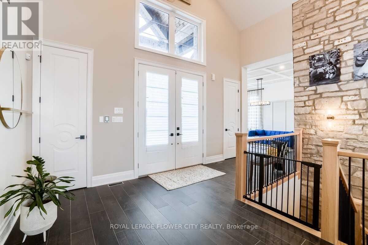 19 Whitcombe Way, Puslinch, Ontario N0B 2C0 - Photo 5 - X12365709