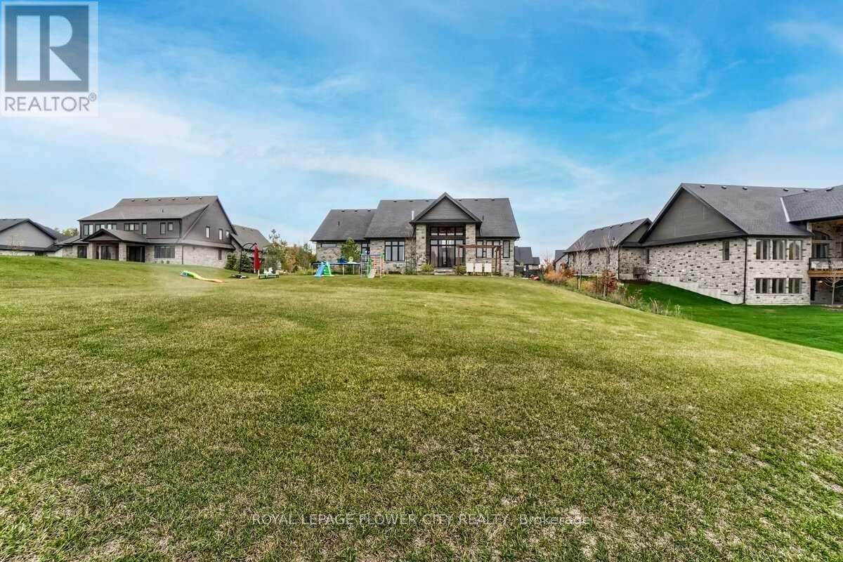 19 Whitcombe Way, Puslinch, Ontario N0B 2C0 - Photo 39 - X12365709