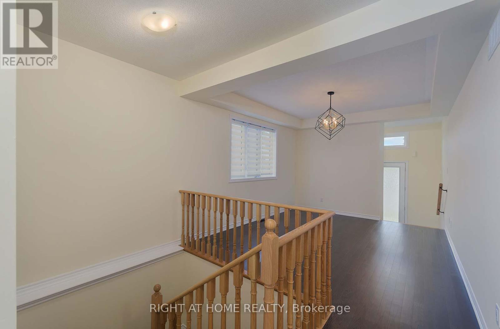 49 Simona Avenue, Wasaga Beach, Ontario  L9Z 0L3 - Photo 16 - S12372144