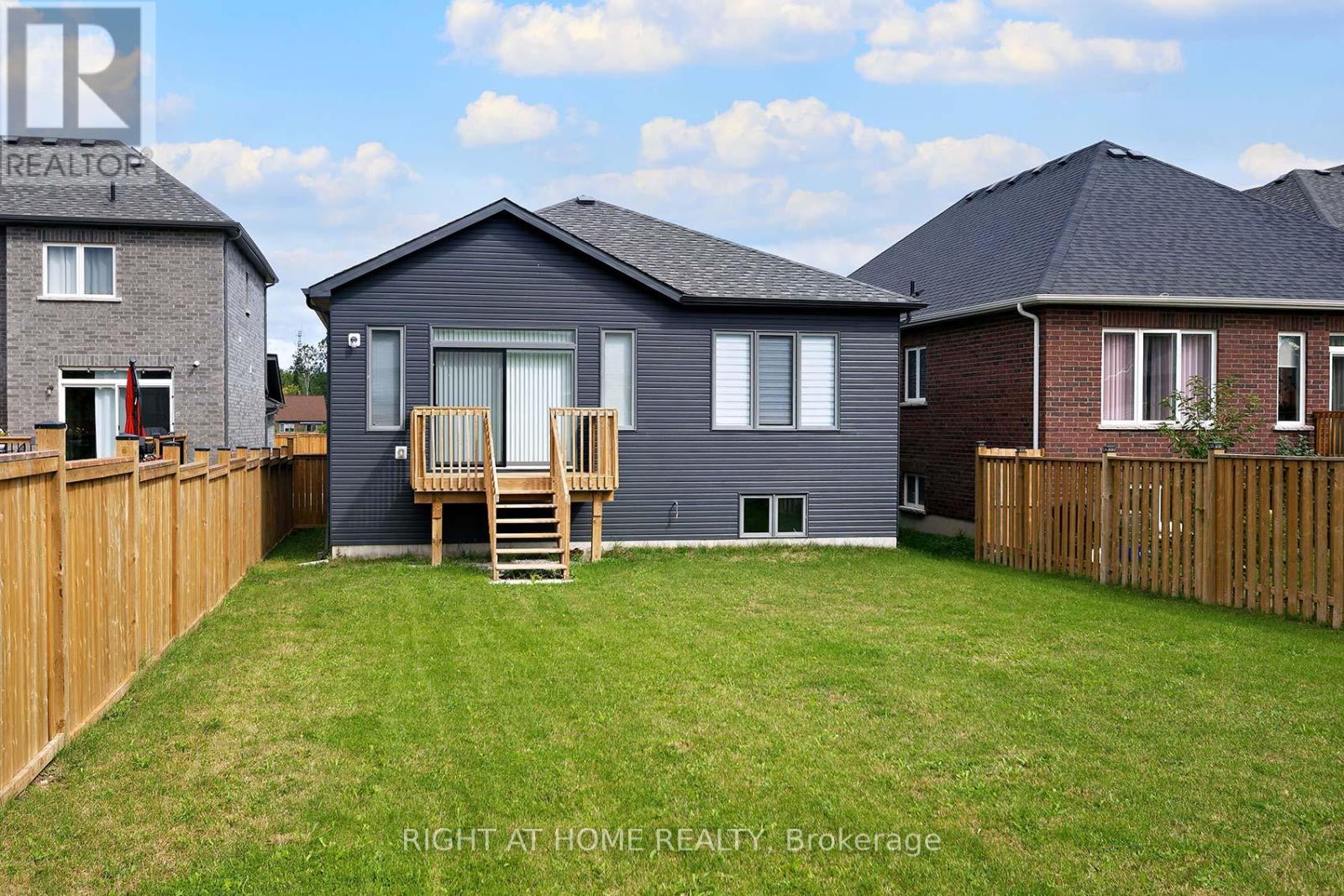 49 Simona Avenue, Wasaga Beach, Ontario  L9Z 0L3 - Photo 38 - S12372144