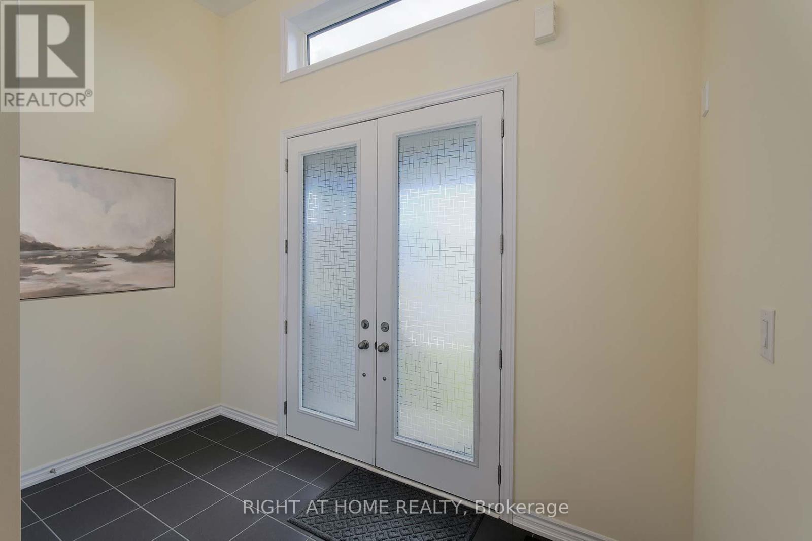 49 Simona Avenue, Wasaga Beach, Ontario  L9Z 0L3 - Photo 7 - S12372144