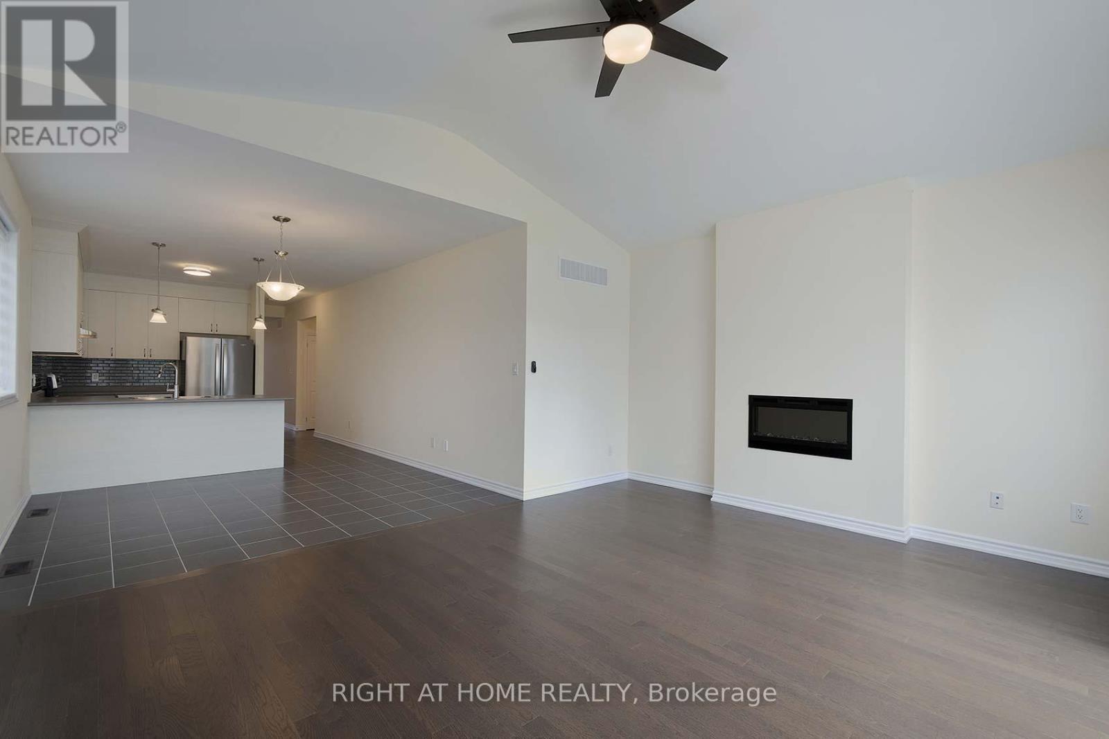 49 Simona Avenue, Wasaga Beach, Ontario  L9Z 0L3 - Photo 8 - S12372144