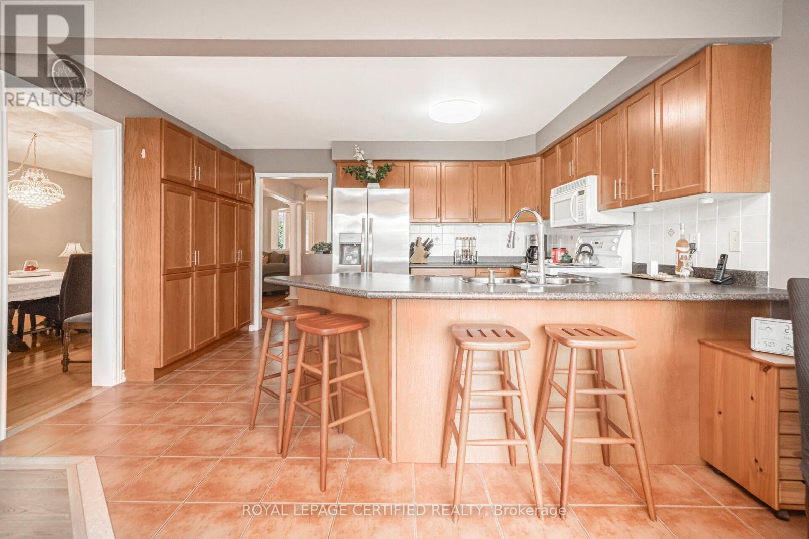 252 Vintage Gate, Brampton, Ontario  L6X 5B7 - Photo 10 - W12334496