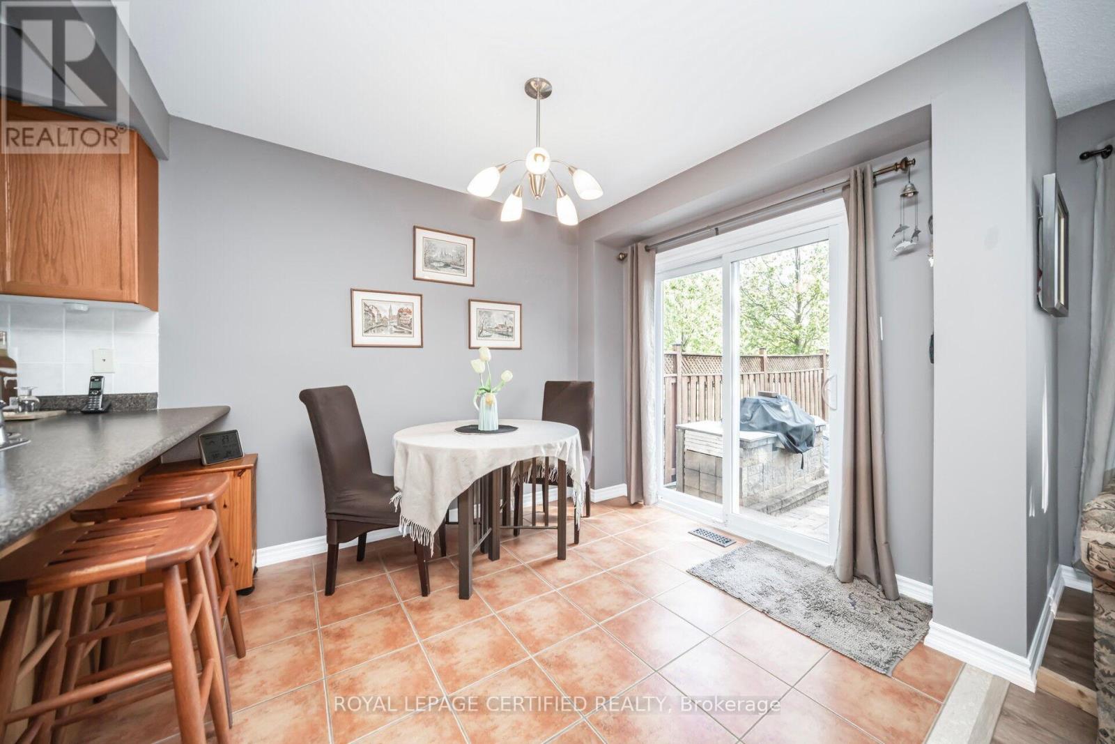 252 Vintage Gate, Brampton, Ontario  L6X 5B7 - Photo 11 - W12334496