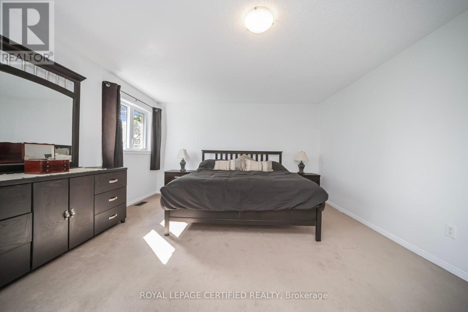 252 Vintage Gate, Brampton, Ontario  L6X 5B7 - Photo 17 - W12334496