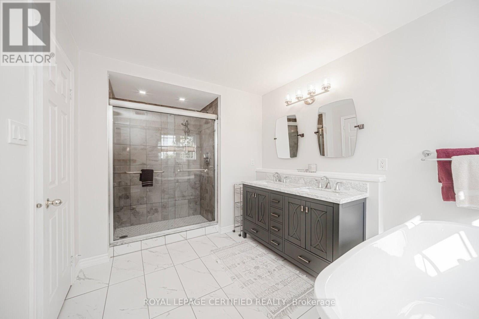 252 Vintage Gate, Brampton, Ontario  L6X 5B7 - Photo 20 - W12334496