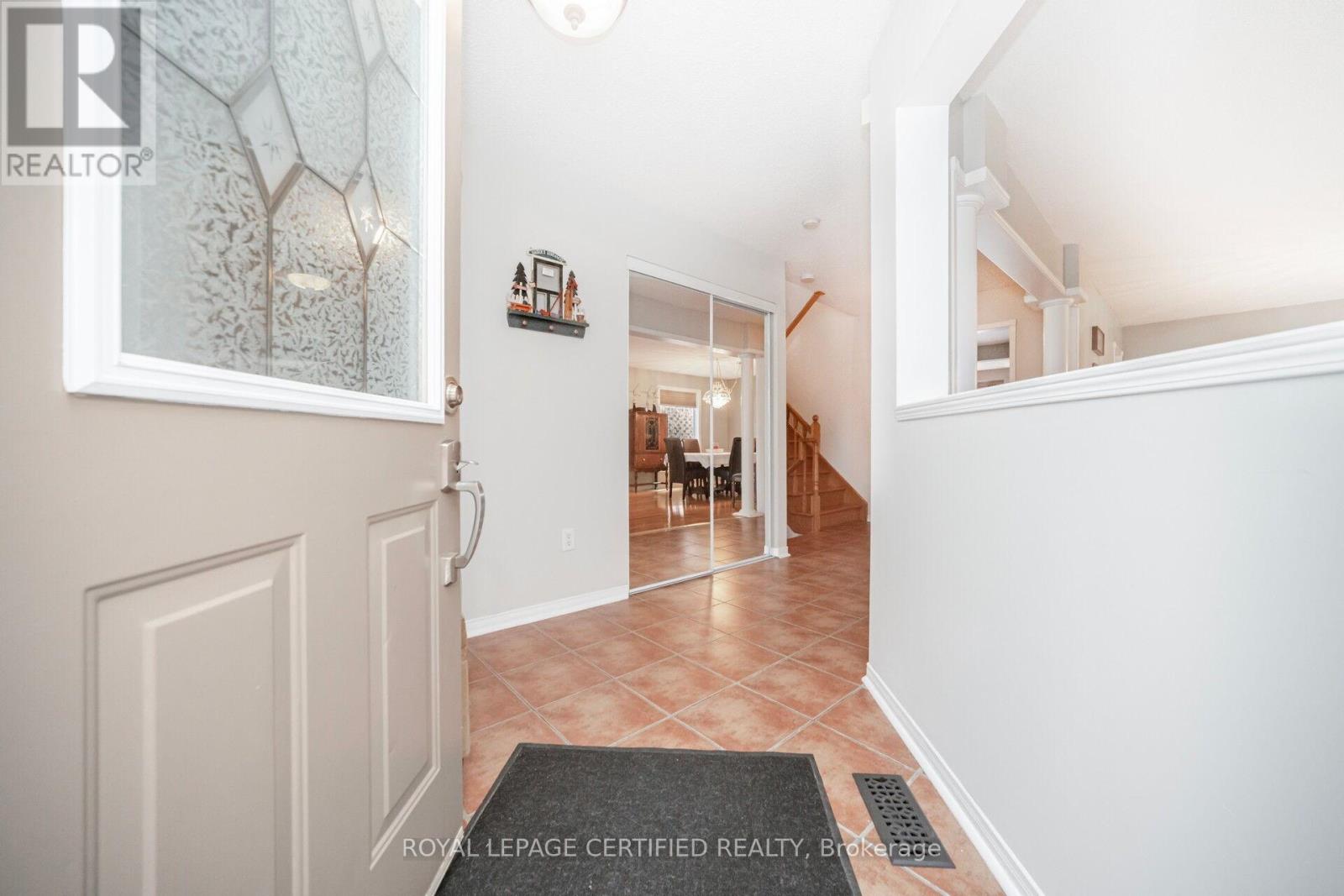 252 Vintage Gate, Brampton, Ontario  L6X 5B7 - Photo 4 - W12334496