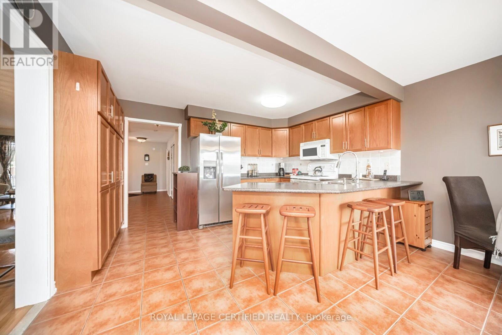 252 Vintage Gate, Brampton, Ontario  L6X 5B7 - Photo 9 - W12334496