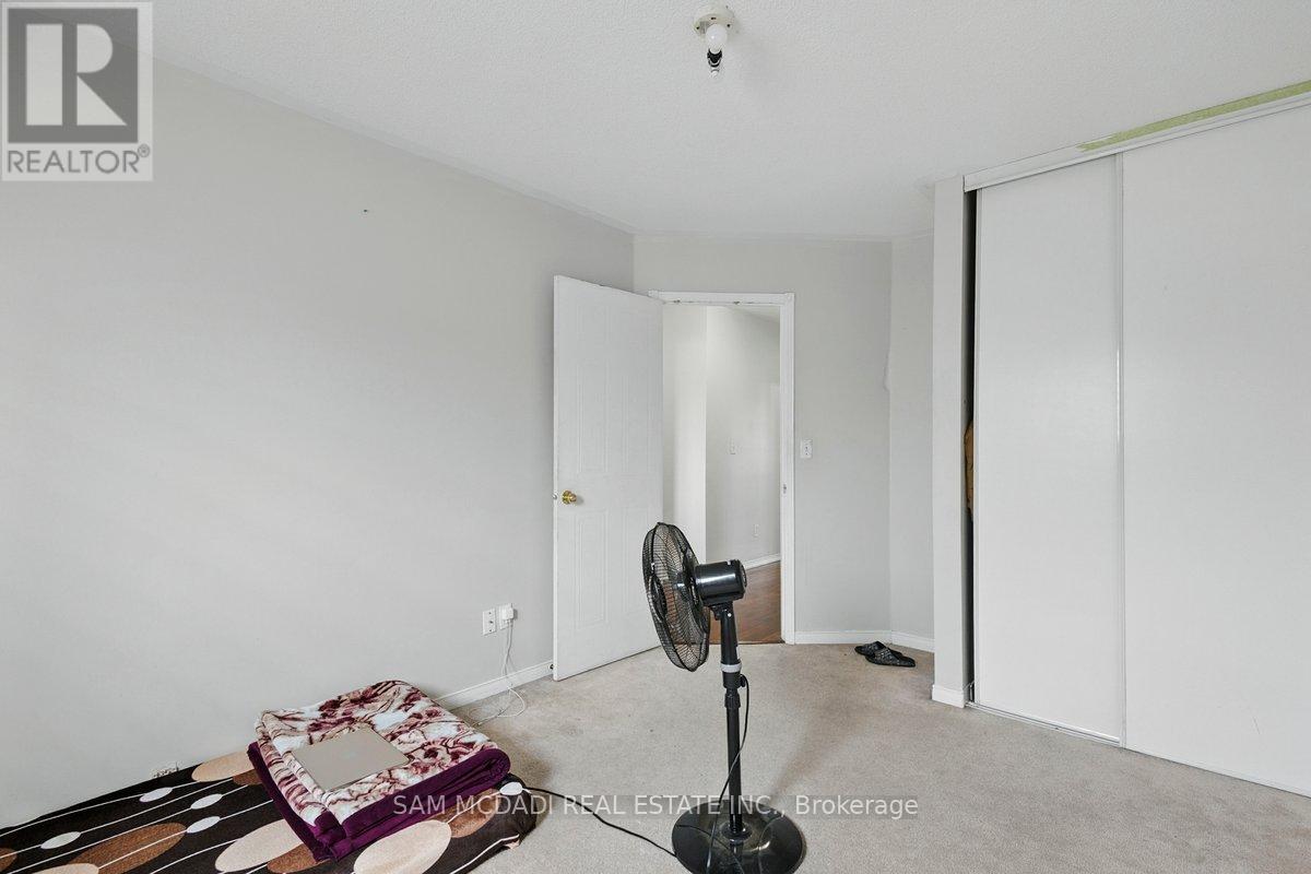 7258 Dime Crescent, Mississauga, Ontario  L5W 1K6 - Photo 15 - W12372136