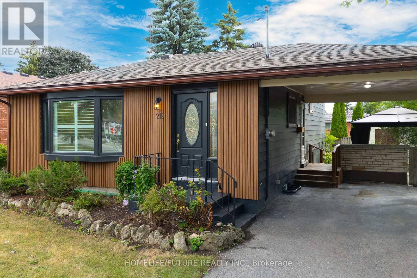 Property at 219 GUELPH STREET image 1