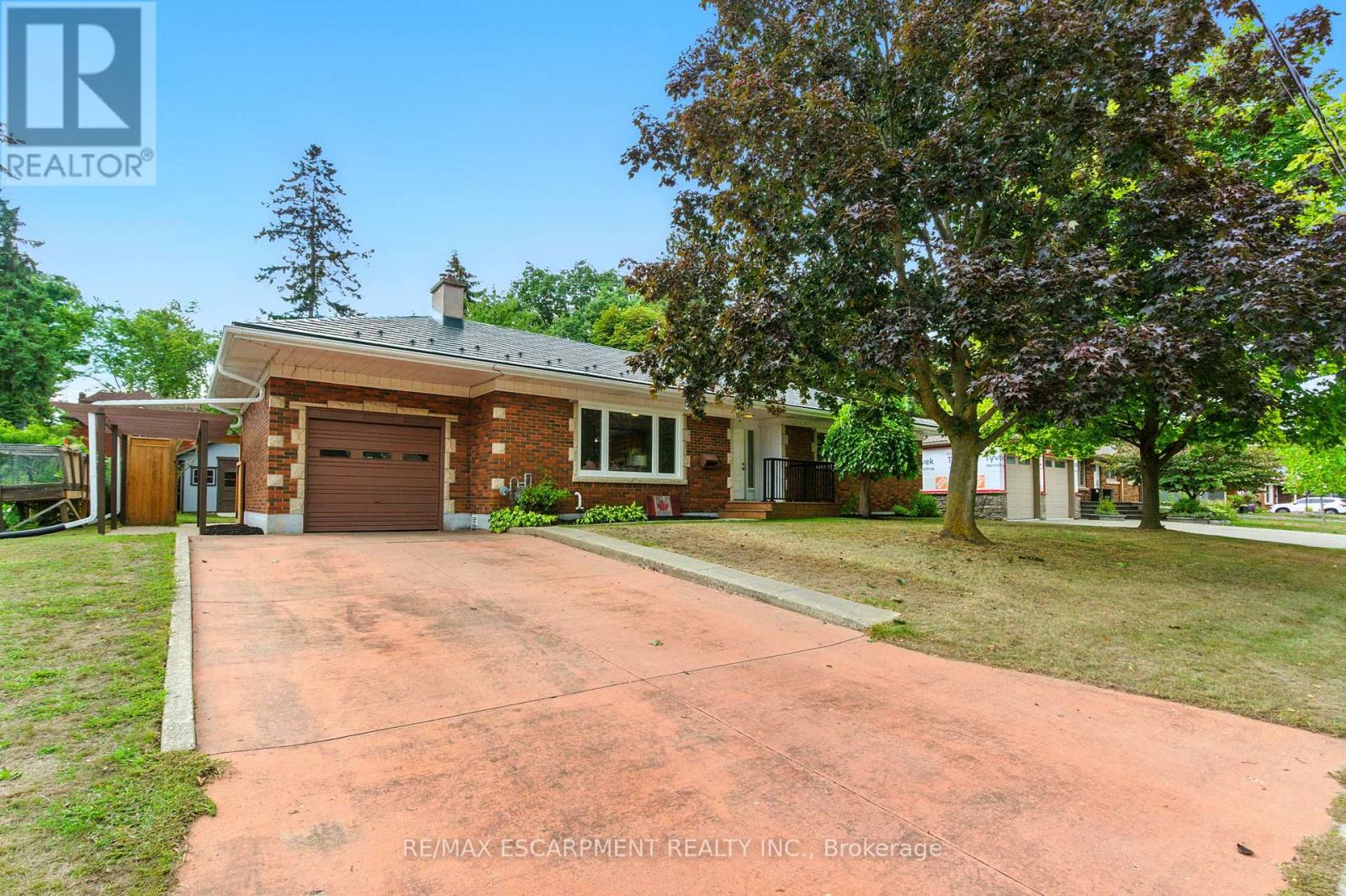10 Sheffield Avenue, Brantford, Ontario  N3S 6V8 - Photo 3 - X12372142