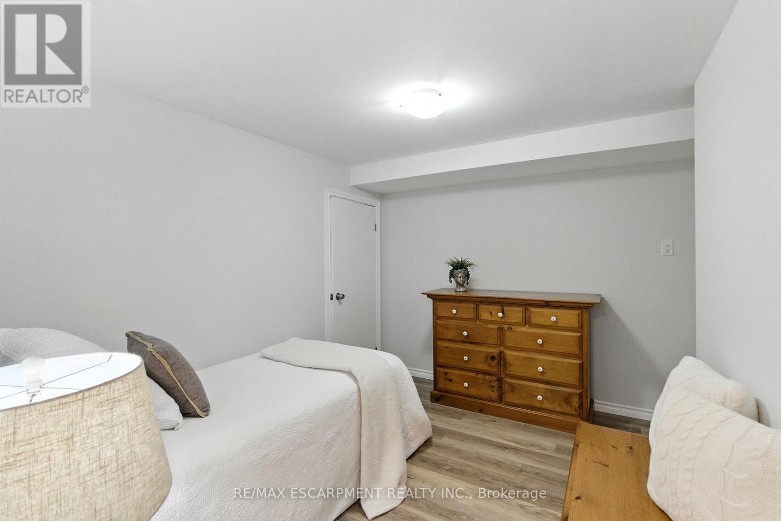 10 Sheffield Avenue, Brantford, Ontario  N3S 6V8 - Photo 30 - X12372142