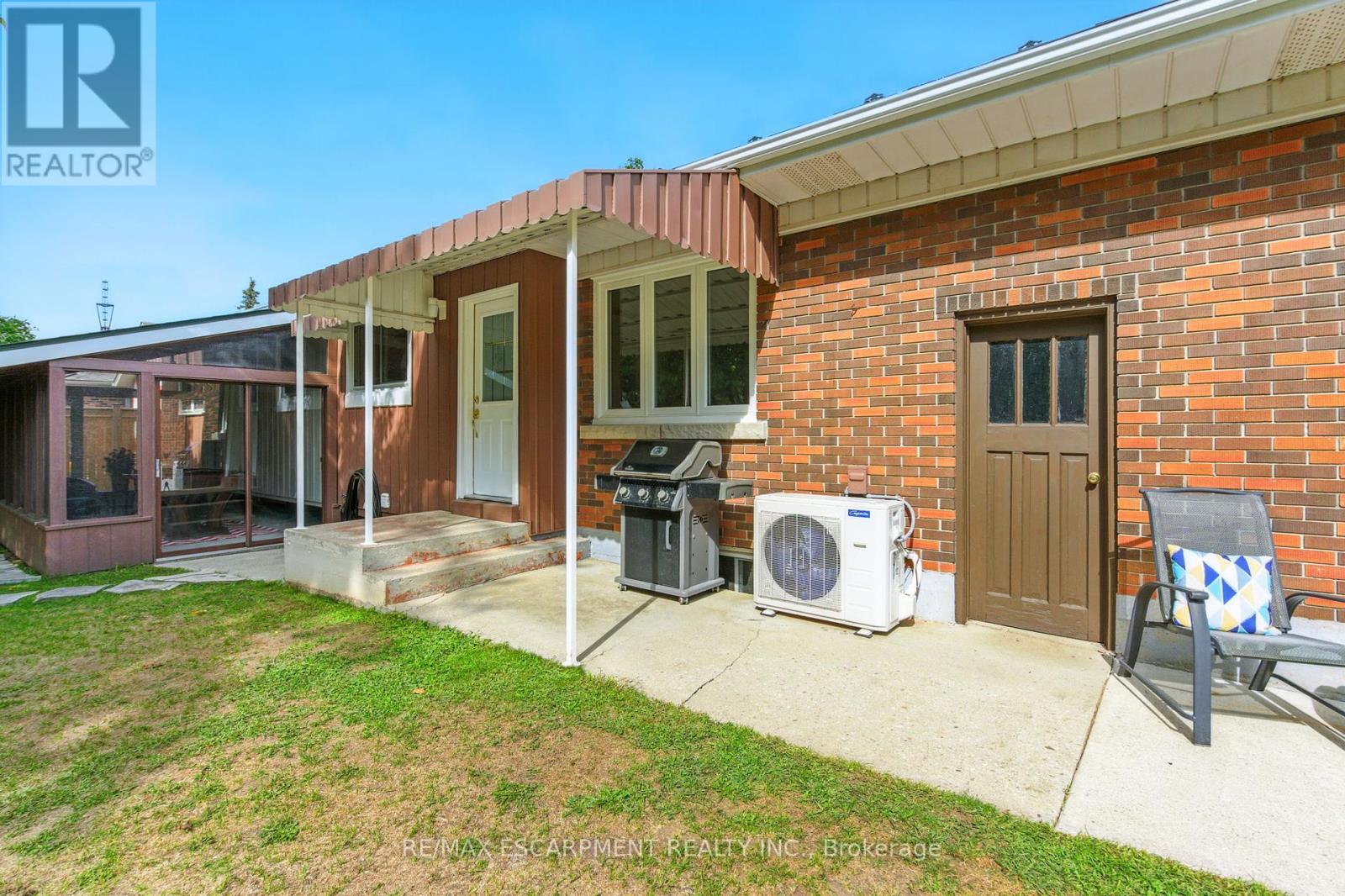 10 Sheffield Avenue, Brantford, Ontario  N3S 6V8 - Photo 44 - X12372142